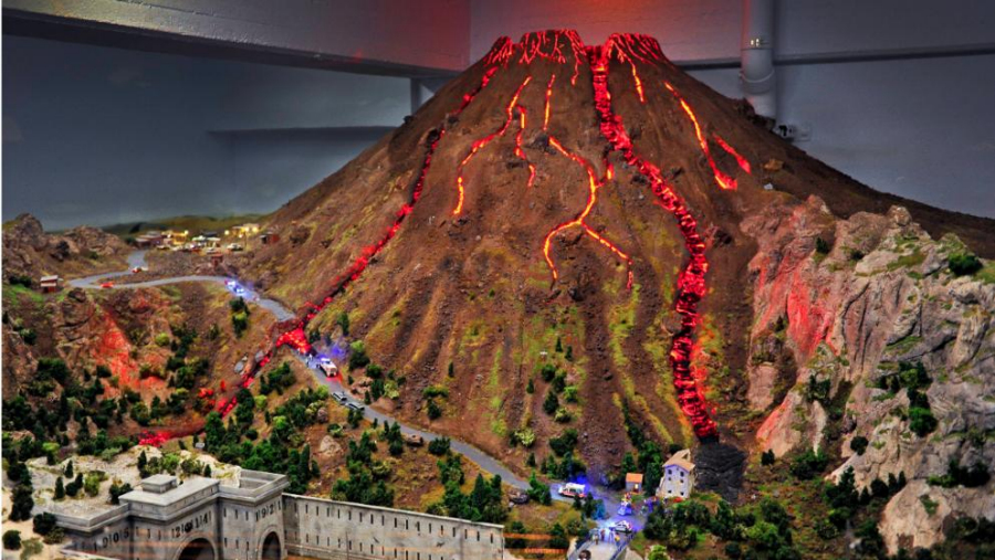 Miniatur Wunderland Hamburg Germany is the largest model railway in the world, and one of the most successful permanent exhibitions in Northern Germany. Learn all you can about the worlds largest model railway train set in Hamburg Germany Miniatur Wunderland. Miniatur Wunderland Hamburg Germany also has the worlds largest model train set and working airport. 