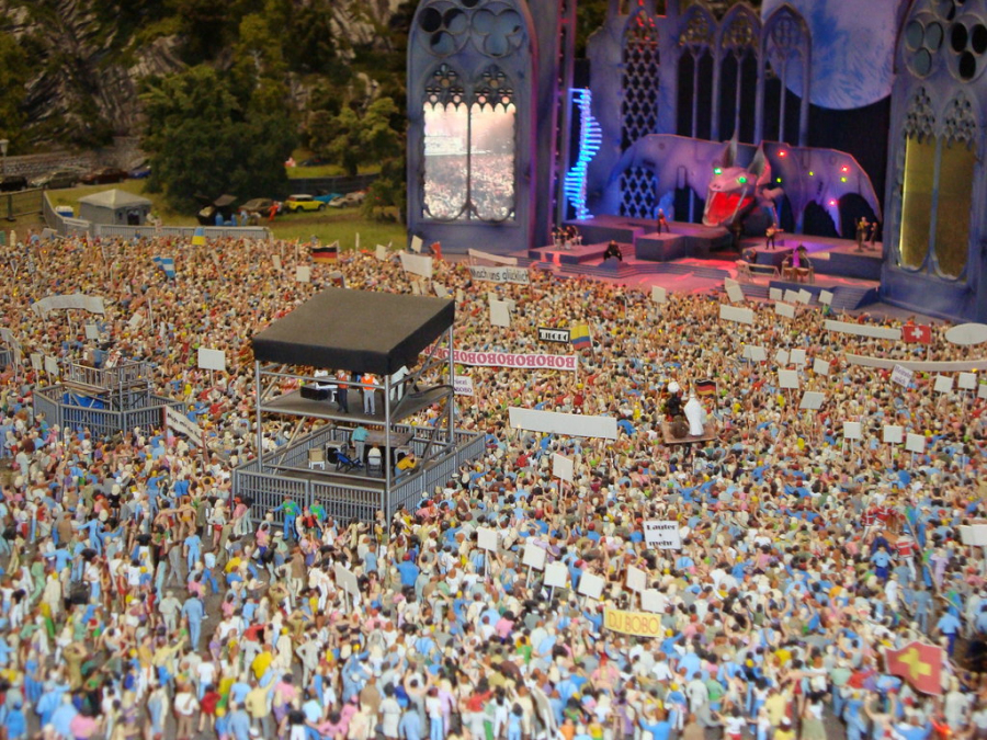 Miniatur Wunderland Hamburg Germany is the largest model railway in the world, and one of the most successful permanent exhibitions in Northern Germany. Learn all you can about the worlds largest model railway train set in Hamburg Germany Miniatur Wunderland. Miniatur Wunderland Hamburg Germany also has the worlds largest model train set and working airport. 