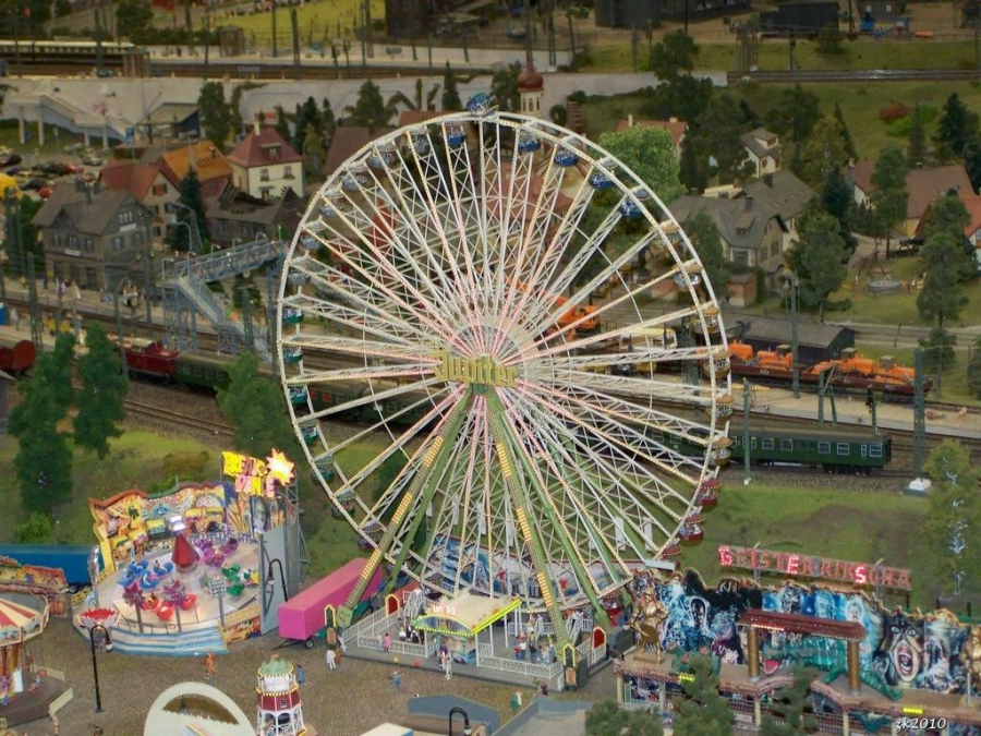 Miniatur Wunderland Hamburg Germany is the largest model railway in the world, and one of the most successful permanent exhibitions in Northern Germany. Learn all you can about the worlds largest model railway train set in Hamburg Germany Miniatur Wunderland. Miniatur Wunderland Hamburg Germany also has the worlds largest model train set and working airport. 