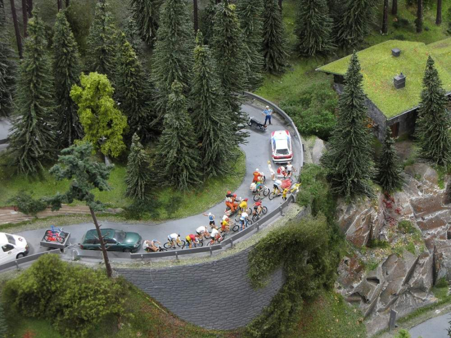 Miniatur Wunderland Hamburg Germany is the largest model railway in the world, and one of the most successful permanent exhibitions in Northern Germany. Learn all you can about the worlds largest model railway train set in Hamburg Germany Miniatur Wunderland. Miniatur Wunderland Hamburg Germany also has the worlds largest model train set and working airport. 