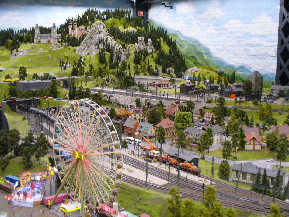 Miniatur Wunderland Hamburg Germany is the largest model railway in the world, and one of the most successful permanent exhibitions in Northern Germany. Learn all you can about the worlds largest model railway train set in Hamburg Germany Miniatur Wunderland. Miniatur Wunderland Hamburg Germany also has the worlds largest model train set and working airport. 
