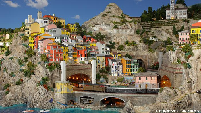 Miniatur Wunderland Hamburg Germany is the largest model railway in the world, and one of the most successful permanent exhibitions in Northern Germany. Learn all you can about the worlds largest model railway train set in Hamburg Germany Miniatur Wunderland. Miniatur Wunderland Hamburg Germany also has the worlds largest model train set and working airport. 