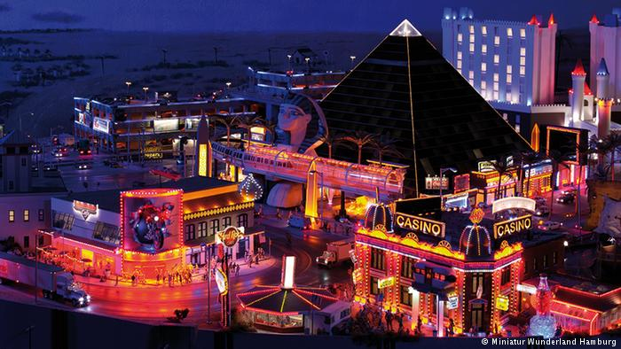 Miniatur Wunderland Hamburg Germany is the largest model railway in the world, and one of the most successful permanent exhibitions in Northern Germany. Learn all you can about the worlds largest model railway train set in Hamburg Germany Miniatur Wunderland. Miniatur Wunderland Hamburg Germany also has the worlds largest model train set and working airport. 