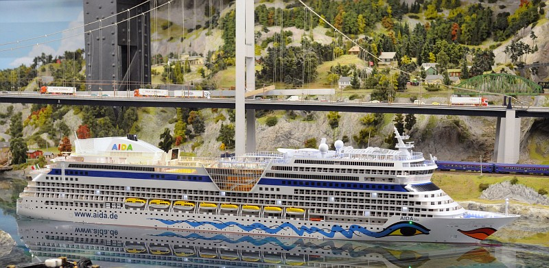 Miniatur Wunderland Hamburg Germany is the largest model railway in the world, and one of the most successful permanent exhibitions in Northern Germany. Learn all you can about the worlds largest model railway train set in Hamburg Germany Miniatur Wunderland. Miniatur Wunderland Hamburg Germany also has the worlds largest model train set and working airport. 