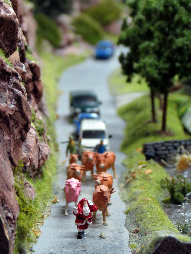 Miniatur Wunderland Hamburg Germany is the largest model railway in the world, and one of the most successful permanent exhibitions in Northern Germany. Learn all you can about the worlds largest model railway train set in Hamburg Germany Miniatur Wunderland. Miniatur Wunderland Hamburg Germany also has the worlds largest model train set and working airport. 