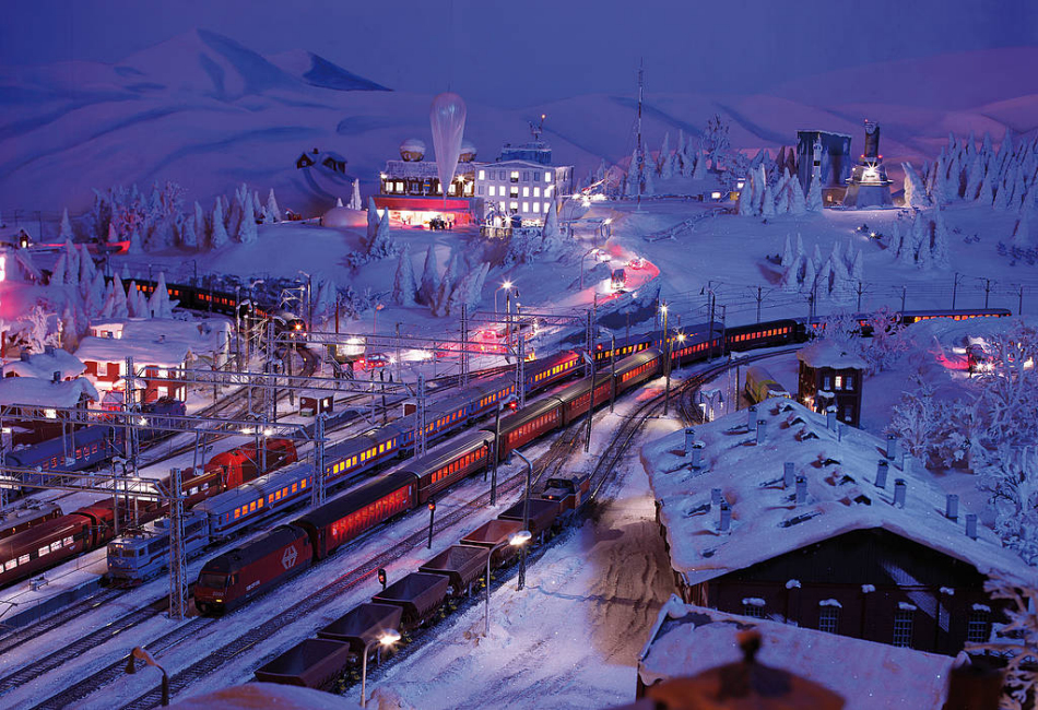 Miniatur Wunderland Hamburg Germany is the largest model railway in the world, and one of the most successful permanent exhibitions in Northern Germany. Learn all you can about the worlds largest model railway train set in Hamburg Germany Miniatur Wunderland. Miniatur Wunderland Hamburg Germany also has the worlds largest model train set and working airport. 