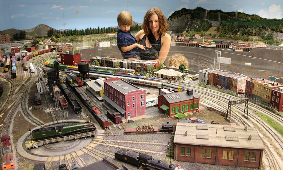 Miniatur Wunderland Hamburg Germany is the largest model railway in the world, and one of the most successful permanent exhibitions in Northern Germany. Learn all you can about the worlds largest model railway train set in Hamburg Germany Miniatur Wunderland. Miniatur Wunderland Hamburg Germany also has the worlds largest model train set and working airport. 