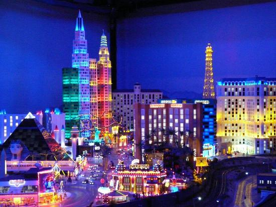 Miniatur Wunderland Hamburg Germany is the largest model railway in the world, and one of the most successful permanent exhibitions in Northern Germany. Learn all you can about the worlds largest model railway train set in Hamburg Germany Miniatur Wunderland. Miniatur Wunderland Hamburg Germany also has the worlds largest model train set and working airport. 