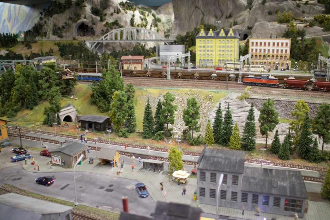 Miniatur Wunderland Hamburg Germany is the largest model railway in the world, and one of the most successful permanent exhibitions in Northern Germany. Learn all you can about the worlds largest model railway train set in Hamburg Germany Miniatur Wunderland. Miniatur Wunderland Hamburg Germany also has the worlds largest model train set and working airport. 