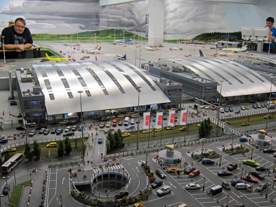 Miniatur Wunderland Hamburg Germany is the largest model railway in the world, and one of the most successful permanent exhibitions in Northern Germany. Learn all you can about the worlds largest model railway train set in Hamburg Germany Miniatur Wunderland. Miniatur Wunderland Hamburg Germany also has the worlds largest model train set and working airport. 