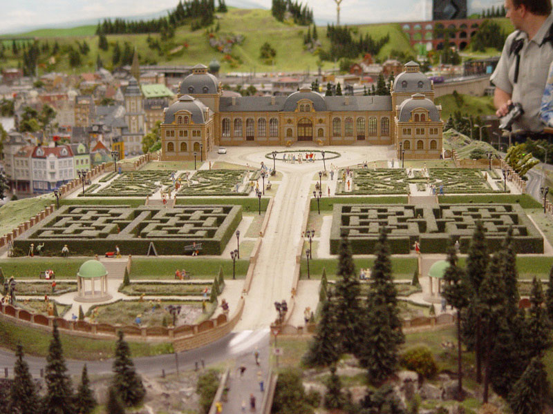 Miniatur Wunderland Hamburg Germany is the largest model railway in the world, and one of the most successful permanent exhibitions in Northern Germany. Learn all you can about the worlds largest model railway train set in Hamburg Germany Miniatur Wunderland. Miniatur Wunderland Hamburg Germany also has the worlds largest model train set and working airport. 
