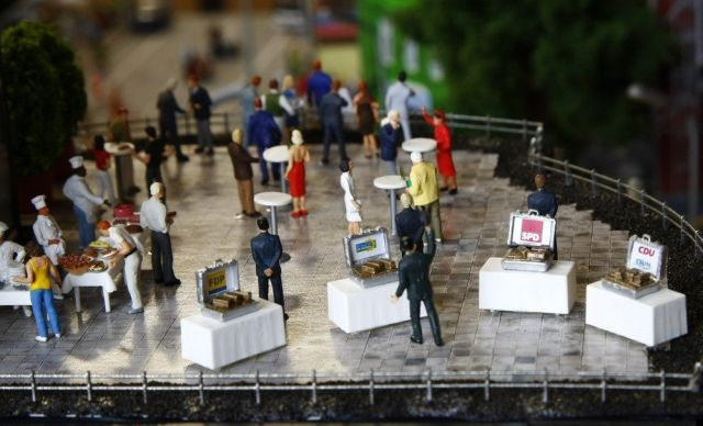 Miniatur Wunderland Hamburg Germany is the largest model railway in the world, and one of the most successful permanent exhibitions in Northern Germany. Learn all you can about the worlds largest model railway train set in Hamburg Germany Miniatur Wunderland. Miniatur Wunderland Hamburg Germany also has the worlds largest model train set and working airport. 