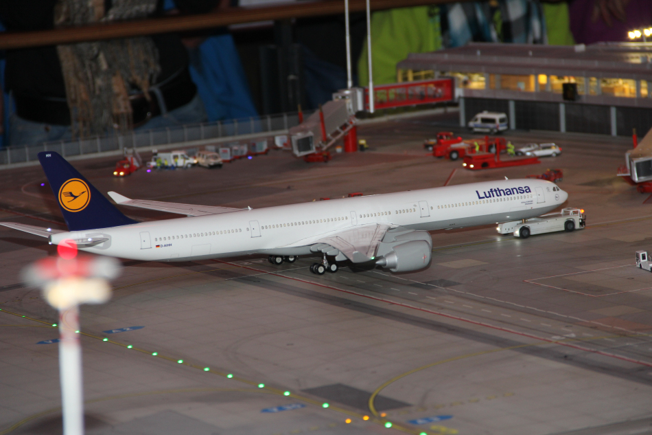 Miniatur Wunderland Hamburg Germany is the largest model railway in the world, and one of the most successful permanent exhibitions in Northern Germany. Learn all you can about the worlds largest model railway train set in Hamburg Germany Miniatur Wunderland. Miniatur Wunderland Hamburg Germany also has the worlds largest model train set and working airport. 
