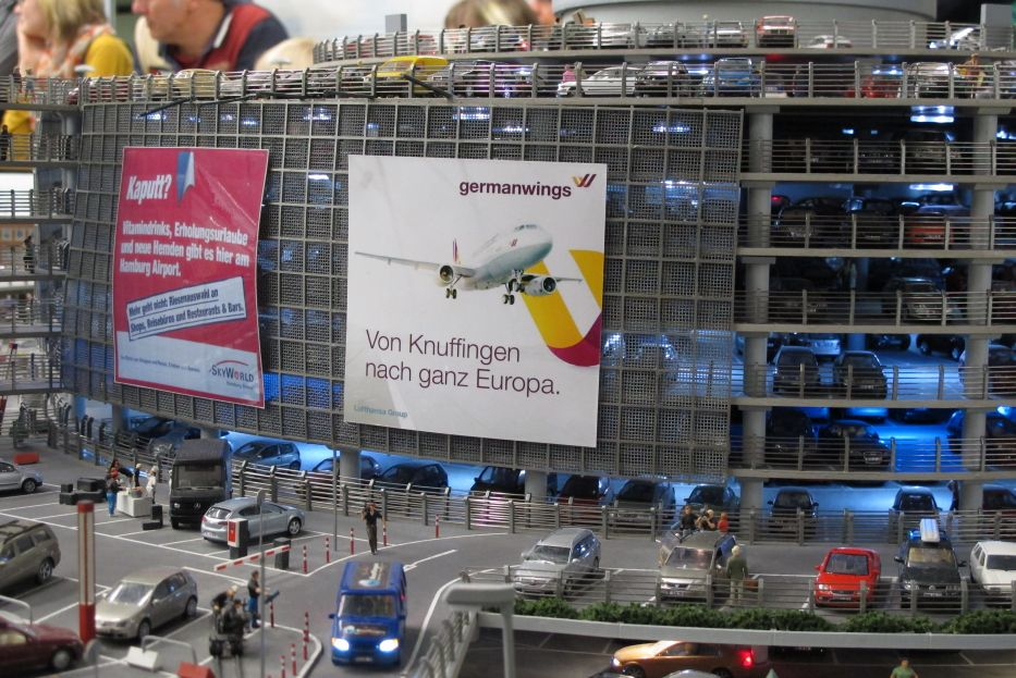 Miniatur Wunderland Hamburg Germany is the largest model railway in the world, and one of the most successful permanent exhibitions in Northern Germany. Learn all you can about the worlds largest model railway train set in Hamburg Germany Miniatur Wunderland. Miniatur Wunderland Hamburg Germany also has the worlds largest model train set and working airport. 