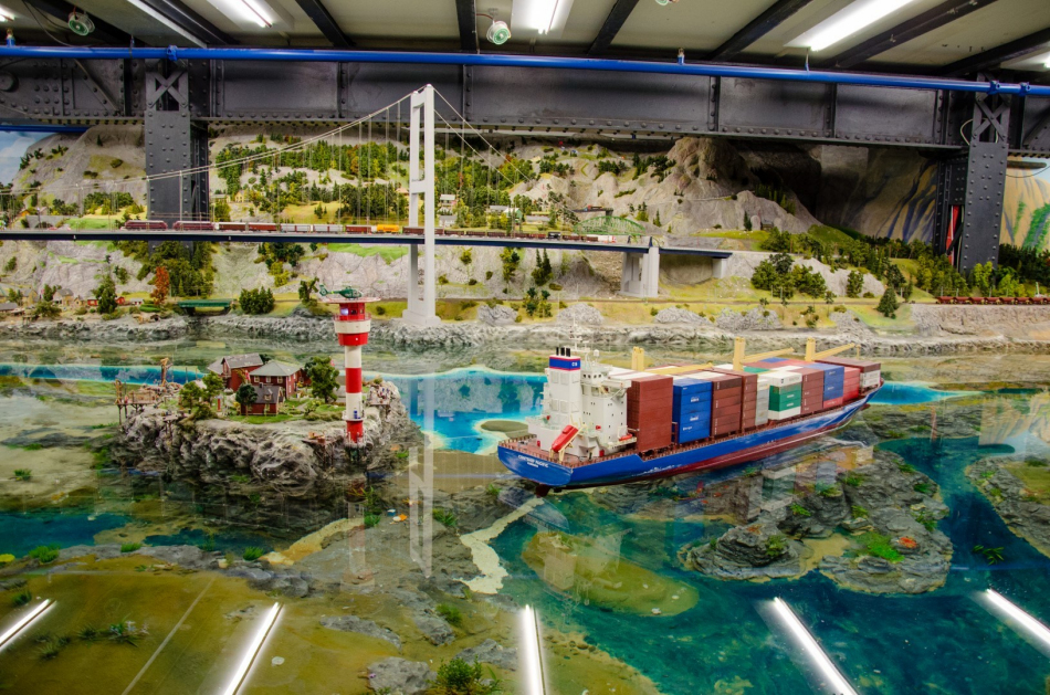 Miniatur Wunderland Hamburg Germany is the largest model railway in the world, and one of the most successful permanent exhibitions in Northern Germany. Learn all you can about the worlds largest model railway train set in Hamburg Germany Miniatur Wunderland. Miniatur Wunderland Hamburg Germany also has the worlds largest model train set and working airport. 
