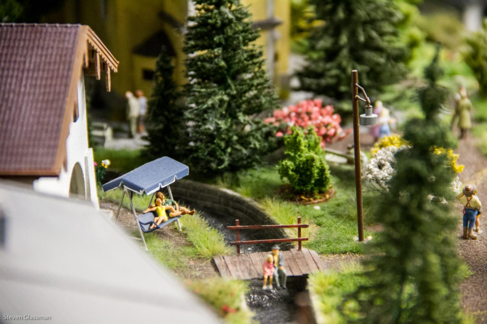 Miniatur Wunderland Hamburg Germany is the largest model railway in the world, and one of the most successful permanent exhibitions in Northern Germany. Learn all you can about the worlds largest model railway train set in Hamburg Germany Miniatur Wunderland. Miniatur Wunderland Hamburg Germany also has the worlds largest model train set and working airport. 