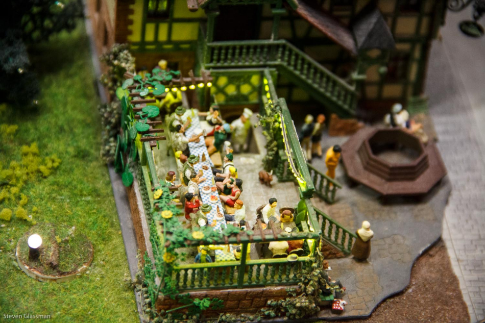 Miniatur Wunderland Hamburg Germany is the largest model railway in the world, and one of the most successful permanent exhibitions in Northern Germany. Learn all you can about the worlds largest model railway train set in Hamburg Germany Miniatur Wunderland. Miniatur Wunderland Hamburg Germany also has the worlds largest model train set and working airport. 