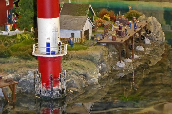Miniatur Wunderland Hamburg Germany is the largest model railway in the world, and one of the most successful permanent exhibitions in Northern Germany. Learn all you can about the worlds largest model railway train set in Hamburg Germany Miniatur Wunderland. Miniatur Wunderland Hamburg Germany also has the worlds largest model train set and working airport. 