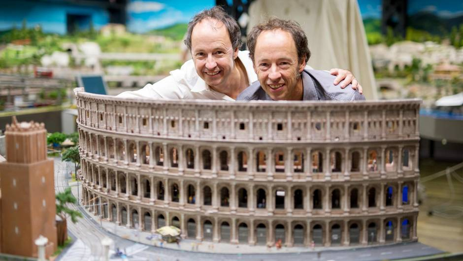 Miniatur Wunderland Hamburg Germany is the largest model railway in the world, and one of the most successful permanent exhibitions in Northern Germany. Learn all you can about the worlds largest model railway train set in Hamburg Germany Miniatur Wunderland. Miniatur Wunderland Hamburg Germany also has the worlds largest model train set and working airport. 