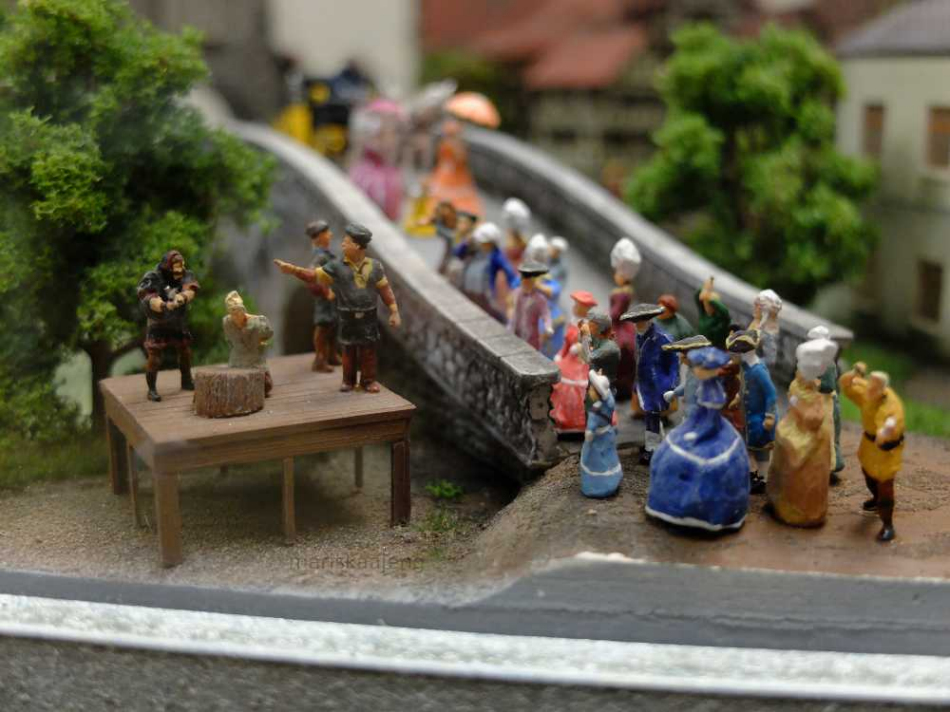 Miniatur Wunderland Hamburg Germany is the largest model railway in the world, and one of the most successful permanent exhibitions in Northern Germany. Learn all you can about the worlds largest model railway train set in Hamburg Germany Miniatur Wunderland. Miniatur Wunderland Hamburg Germany also has the worlds largest model train set and working airport. 