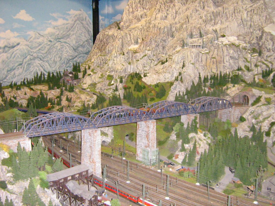 Miniatur Wunderland Hamburg Germany is the largest model railway in the world, and one of the most successful permanent exhibitions in Northern Germany. Learn all you can about the worlds largest model railway train set in Hamburg Germany Miniatur Wunderland. Miniatur Wunderland Hamburg Germany also has the worlds largest model train set and working airport. 