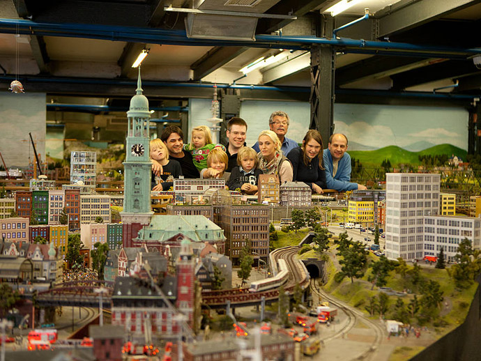 Miniatur Wunderland Hamburg Germany is the largest model railway in the world, and one of the most successful permanent exhibitions in Northern Germany. Learn all you can about the worlds largest model railway train set in Hamburg Germany Miniatur Wunderland. Miniatur Wunderland Hamburg Germany also has the worlds largest model train set and working airport. 