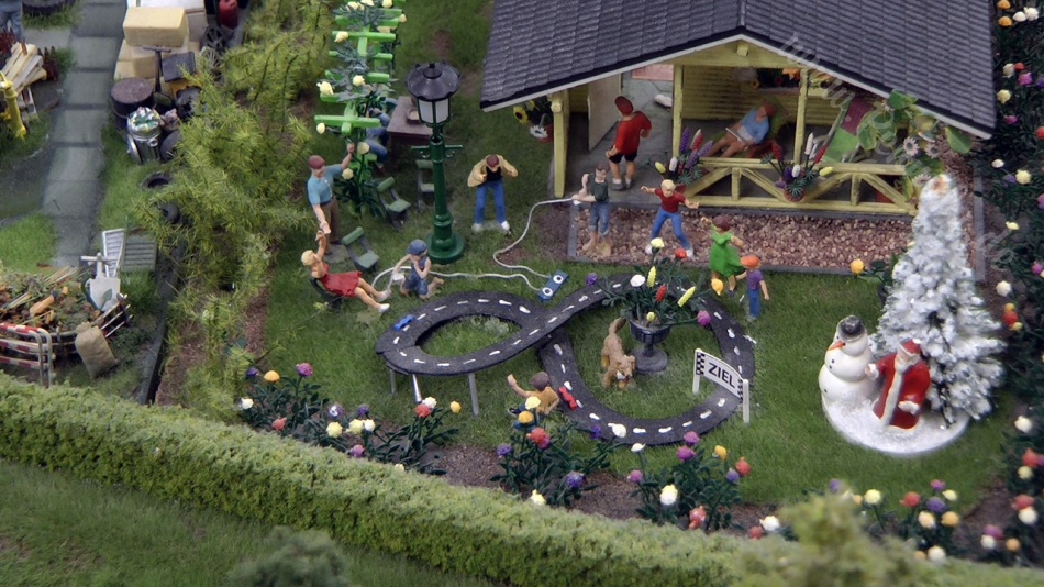 Miniatur Wunderland Hamburg Germany is the largest model railway in the world, and one of the most successful permanent exhibitions in Northern Germany. Learn all you can about the worlds largest model railway train set in Hamburg Germany Miniatur Wunderland. Miniatur Wunderland Hamburg Germany also has the worlds largest model train set and working airport. 