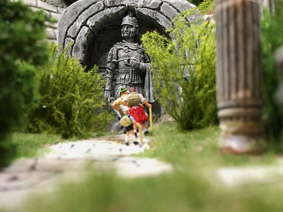 Miniatur Wunderland Hamburg Germany is the largest model railway in the world, and one of the most successful permanent exhibitions in Northern Germany. Learn all you can about the worlds largest model railway train set in Hamburg Germany Miniatur Wunderland. Miniatur Wunderland Hamburg Germany also has the worlds largest model train set and working airport. 