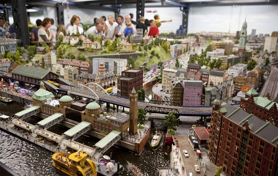 Miniatur Wunderland Hamburg Germany is the largest model railway in the world, and one of the most successful permanent exhibitions in Northern Germany. Learn all you can about the worlds largest model railway train set in Hamburg Germany Miniatur Wunderland. Miniatur Wunderland Hamburg Germany also has the worlds largest model train set and working airport. 