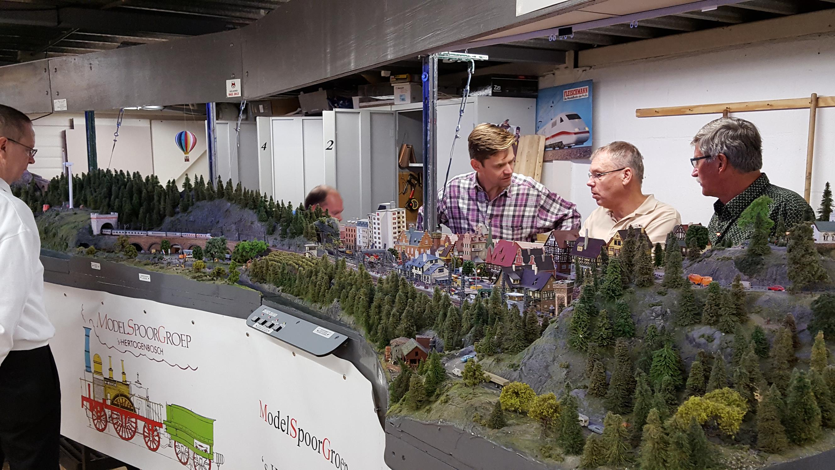 Model railroading clubs in the Hertogenbosch Netherlands Model Spoor Group's. Travel to Hertogenbosch in the Netherlands and go to the Model Spoor Group's train club and learn more about the Model Spoor Group's railroading clubs.