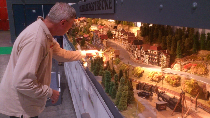 Model railroading clubs in the Hertogenbosch Netherlands Model Spoor Group's. Travel to Hertogenbosch in the Netherlands and go to the Model Spoor Group's train club and learn more about the Model Spoor Group's railroading clubs.