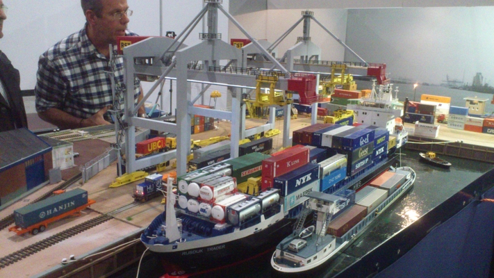 Model railroading clubs in the Hertogenbosch Netherlands Model Spoor Group's. Travel to Hertogenbosch in the Netherlands and go to the Model Spoor Group's train club and learn more about the Model Spoor Group's railroading clubs.