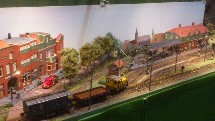 Model railroading clubs in the Hertogenbosch Netherlands Model Spoor Group's. Travel to Hertogenbosch in the Netherlands and go to the Model Spoor Group's train club and learn more about the Model Spoor Group's railroading clubs.