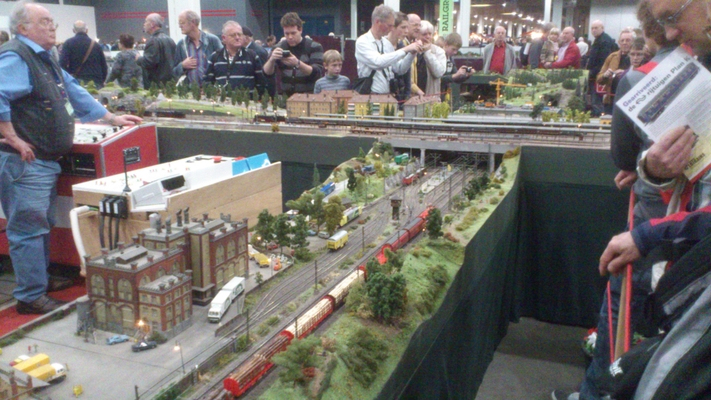 Model railroading clubs in the Hertogenbosch Netherlands Model Spoor Group's. Travel to Hertogenbosch in the Netherlands and go to the Model Spoor Group's train club and learn more about the Model Spoor Group's railroading clubs.