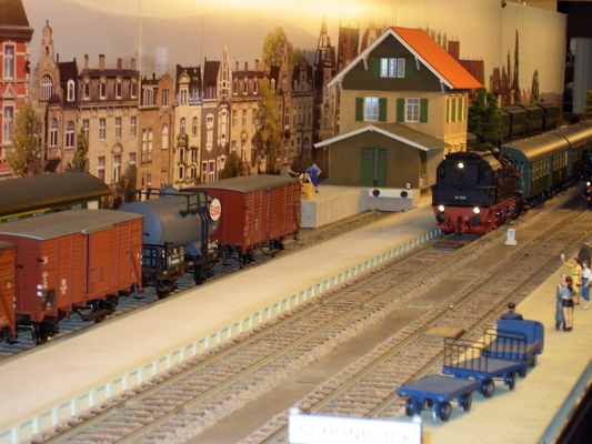 Model railroading clubs in the Hertogenbosch Netherlands Model Spoor Group's. Travel to Hertogenbosch in the Netherlands and go to the Model Spoor Group's train club and learn more about the Model Spoor Group's railroading clubs.