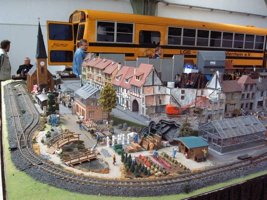 Model railroading clubs in the Hertogenbosch Netherlands Model Spoor Group's. Travel to Hertogenbosch in the Netherlands and go to the Model Spoor Group's train club and learn more about the Model Spoor Group's railroading clubs.