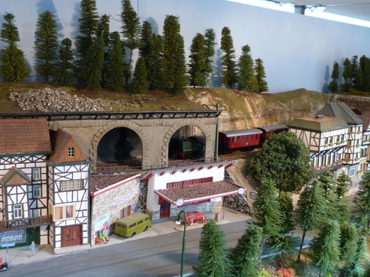 Model railroading clubs in the Hertogenbosch Netherlands Model Spoor Group's. Travel to Hertogenbosch in the Netherlands and go to the Model Spoor Group's train club and learn more about the Model Spoor Group's railroading clubs.