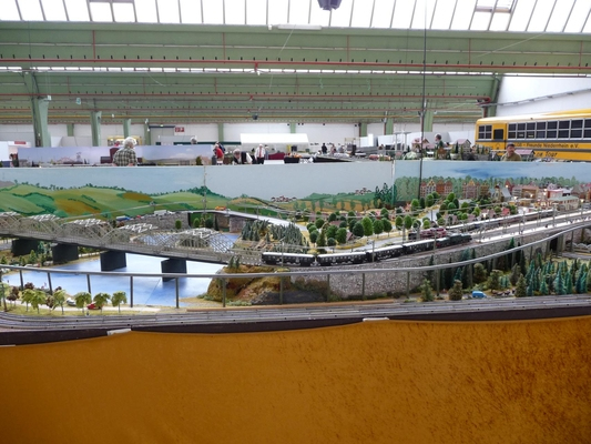 Model railroading clubs in the Hertogenbosch Netherlands Model Spoor Group's. Travel to Hertogenbosch in the Netherlands and go to the Model Spoor Group's train club and learn more about the Model Spoor Group's railroading clubs.