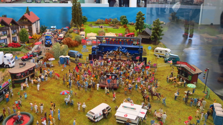 Model railroading clubs in the Hertogenbosch Netherlands Model Spoor Group's. Travel to Hertogenbosch in the Netherlands and go to the Model Spoor Group's train club and learn more about the Model Spoor Group's railroading clubs.