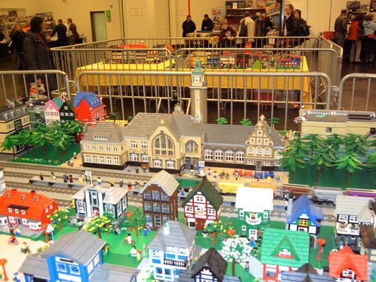 Model railroading clubs in the Hertogenbosch Netherlands Model Spoor Group's. Travel to Hertogenbosch in the Netherlands and go to the Model Spoor Group's train club and learn more about the Model Spoor Group's railroading clubs.