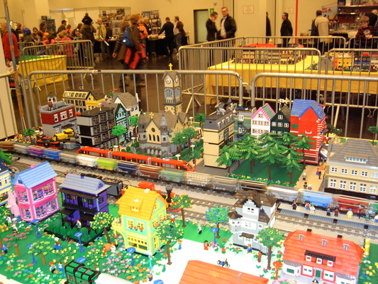 Model railroading clubs in the Hertogenbosch Netherlands Model Spoor Group's. Travel to Hertogenbosch in the Netherlands and go to the Model Spoor Group's train club and learn more about the Model Spoor Group's railroading clubs.