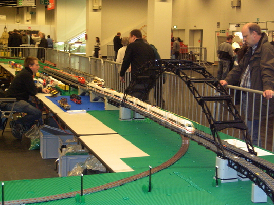 Model railroading clubs in the Hertogenbosch Netherlands Model Spoor Group's. Travel to Hertogenbosch in the Netherlands and go to the Model Spoor Group's train club and learn more about the Model Spoor Group's railroading clubs.