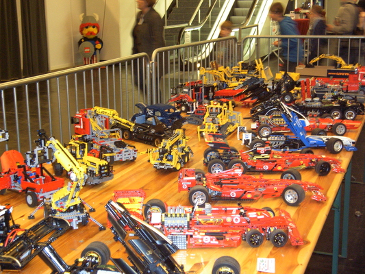 Model railroading clubs in the Hertogenbosch Netherlands Model Spoor Group's. Travel to Hertogenbosch in the Netherlands and go to the Model Spoor Group's train club and learn more about the Model Spoor Group's railroading clubs.