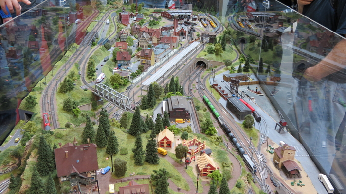 Model railroading clubs in the Hertogenbosch Netherlands Model Spoor Group's. Travel to Hertogenbosch in the Netherlands and go to the Model Spoor Group's train club and learn more about the Model Spoor Group's railroading clubs.