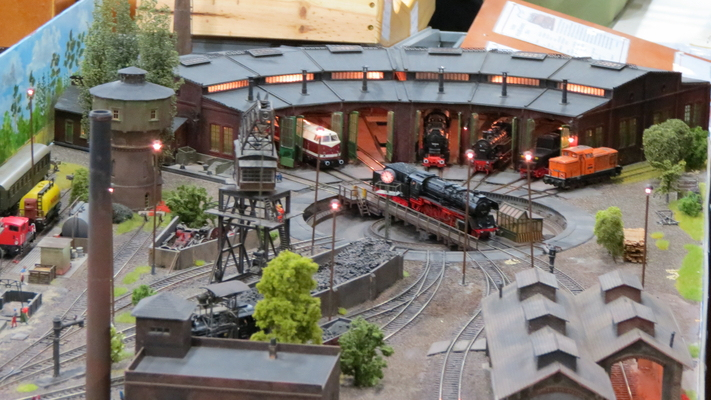 Model railroading clubs in the Hertogenbosch Netherlands Model Spoor Group's. Travel to Hertogenbosch in the Netherlands and go to the Model Spoor Group's train club and learn more about the Model Spoor Group's railroading clubs.