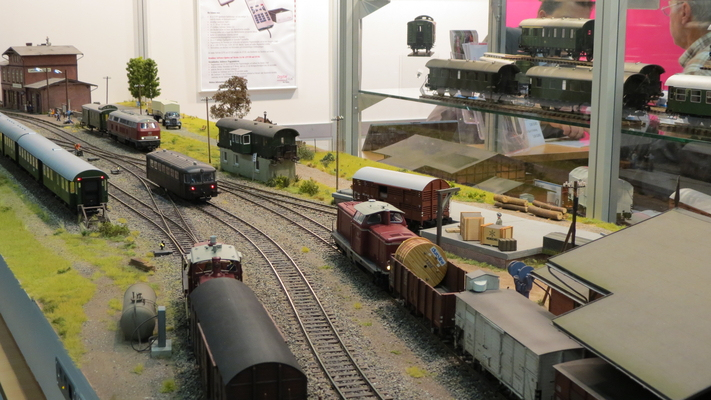 Model railroading clubs in the Hertogenbosch Netherlands Model Spoor Group's. Travel to Hertogenbosch in the Netherlands and go to the Model Spoor Group's train club and learn more about the Model Spoor Group's railroading clubs.