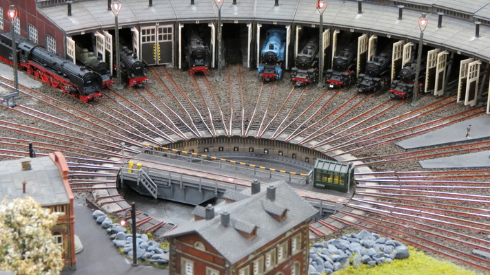 Model railroading clubs in the Hertogenbosch Netherlands Model Spoor Group's. Travel to Hertogenbosch in the Netherlands and go to the Model Spoor Group's train club and learn more about the Model Spoor Group's railroading clubs.