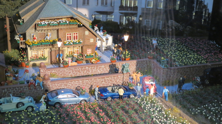 Model railroading clubs in the Hertogenbosch Netherlands Model Spoor Group's. Travel to Hertogenbosch in the Netherlands and go to the Model Spoor Group's train club and learn more about the Model Spoor Group's railroading clubs.