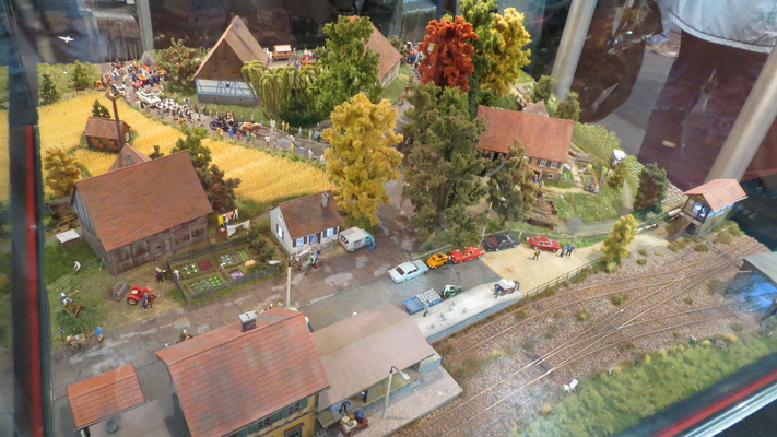 Model railroading clubs in the Hertogenbosch Netherlands Model Spoor Group's. Travel to Hertogenbosch in the Netherlands and go to the Model Spoor Group's train club and learn more about the Model Spoor Group's railroading clubs.