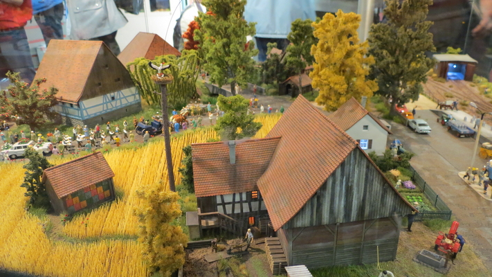 Model railroading clubs in the Hertogenbosch Netherlands Model Spoor Group's. Travel to Hertogenbosch in the Netherlands and go to the Model Spoor Group's train club and learn more about the Model Spoor Group's railroading clubs.